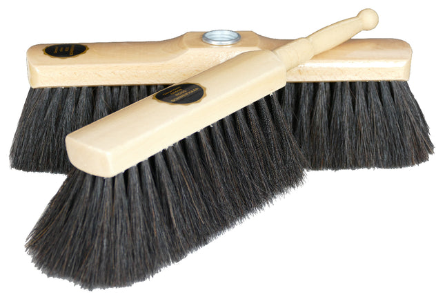 Stubenbesen‑Set Tradition aus Buchenholz mit reinem Rosshaar – sanfte, staubbindende Reinigung für Parkett, Laminat und glatte Böden.