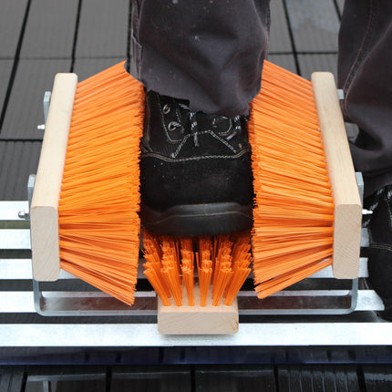 Schuhabtreter mit Bürsten zur effektiven Reinigung von Arbeitsschuhen, platzsparend und praktisch