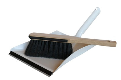 Kehrset Kantenschutz – Rosshaar-Handfeger & weiße Kehrschaufel