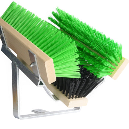 Outdoor Schuhreiniger verzinkt mit schwarzen und grünen Bürsten – robust für Werkstatt und Eingangsbereiche