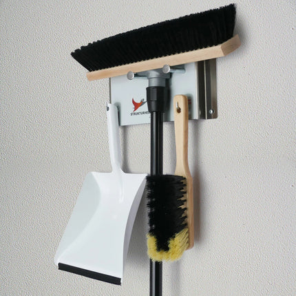 „STRUKTURHELD Lite Saalbesen‑Set mit Handfeger, Kehrschaufel und Alu‑Wandhalter – ideal für glatte Böden.