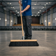 Saalbesen & Hallenbesen – Profi-Besen für Werkstatt, Industrie & Innenflächen