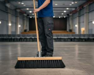 Saalbesen & Hallenbesen – Profi-Besen für Werkstatt, Industrie & Innenflächen