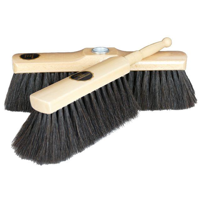 Stubenbesen‑Set Tradition aus Buchenholz mit reinem Rosshaar – sanfte, staubbindende Reinigung für Parkett, Laminat und glatte Böden.
