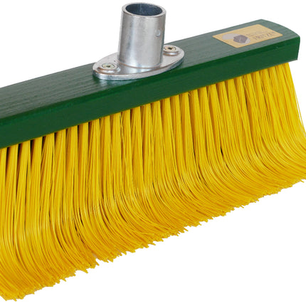 Fritze® Krallenbesen 30 cm mit abgewinkelten PVC‑Borsten – entfernt Laub, Schmutz & Kippen tief aus Pflasterfugen auf Hof & Garten.