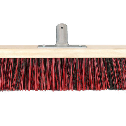 40 cm Straßenbesen Rot/Schwarz mit robustem Arenga‑Elaston‑Mix – effektiv bei Nässe, Öl und hartnäckigem Außenschmutz.