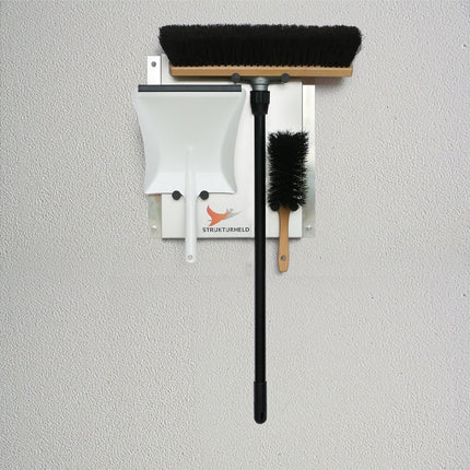 Werkstattbesen mit Arenga‑Borsten für Öl, Späne und Feuchtigkeit – ideal für Industrie und Handwerk.