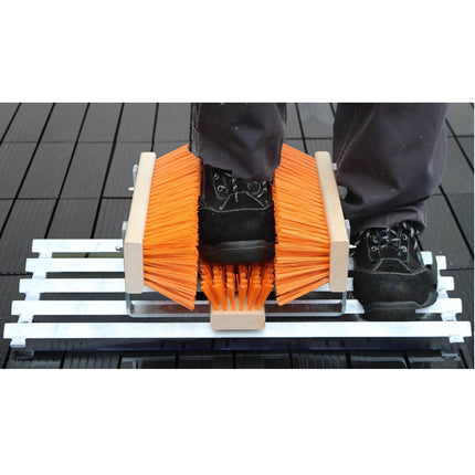 Werkstatt - Outdoor Fußabtreter & Schuhabstreifer aus Metall mit Gitterrost und Bürsten – wetterfester Schuhreiniger für Außen zur Grobschmutz  und Profilreinigung.