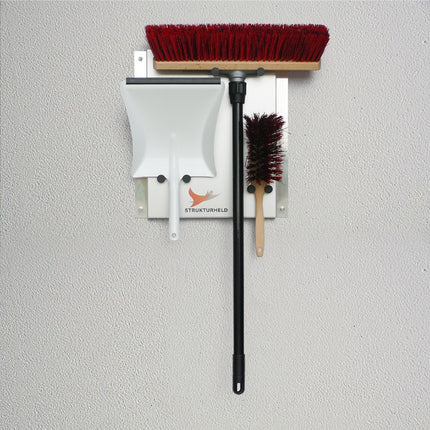 STRUKTURHELD® Industry – Outdoor-Besen Kehrset mit Wandhalterung & Kehrschaufel für Hof, Rampe & Betriebsgelände (5S Ordnungssystem)
