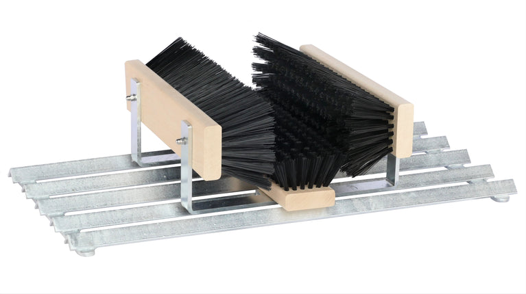 Fußabtreter mit Bürsten – für Außenbereich in Werkstatt, Garten & Gewerbe