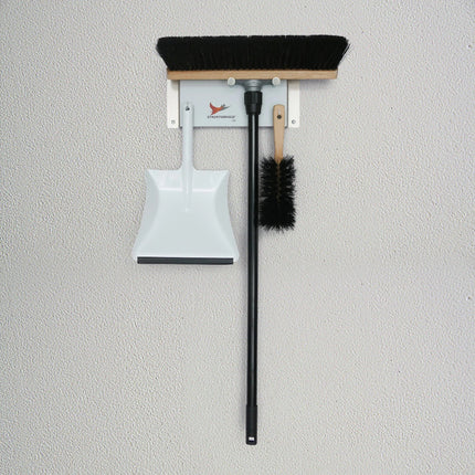Industriebesen 40 cm mit Arenga‑Borsten, Handfeger, Kehrschaufel und Alu‑Wandhalter – robustes Reinigungsset für Werkstatt & Garage.
