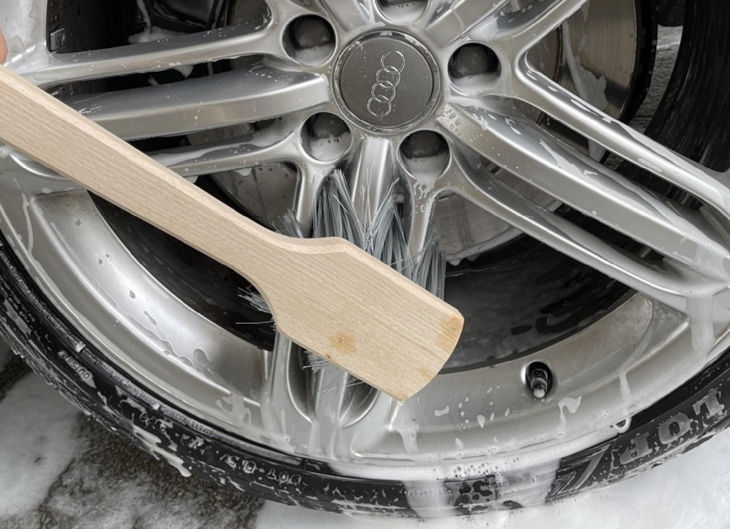 Autowaschbürste mit 2 Bürsten für die Fahrzeugwäsche von Hand – Onlineshop  Schütze